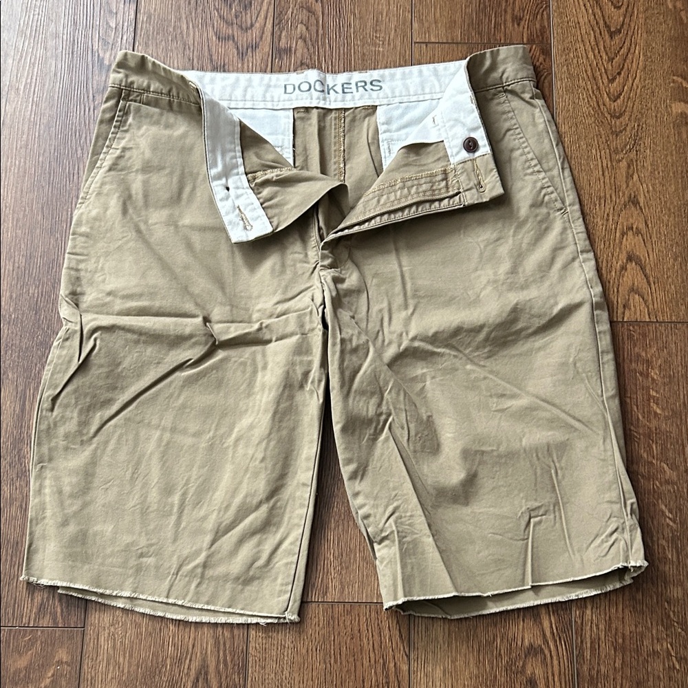 Dockers Men's Tan Flat Front Shorts